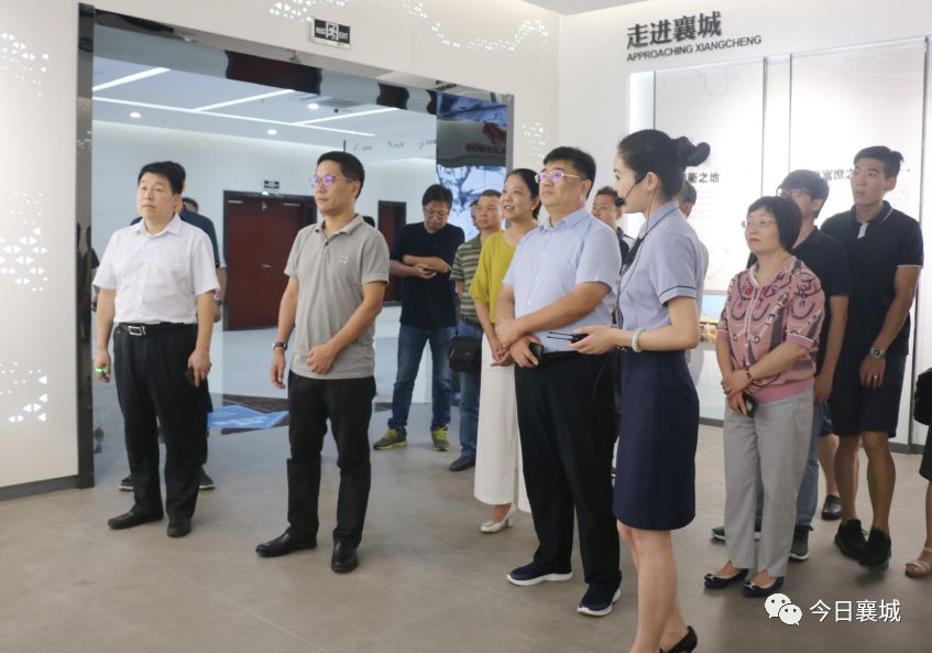 关注上海市普陀区石泉路街道办事处考察团莅襄考察学习