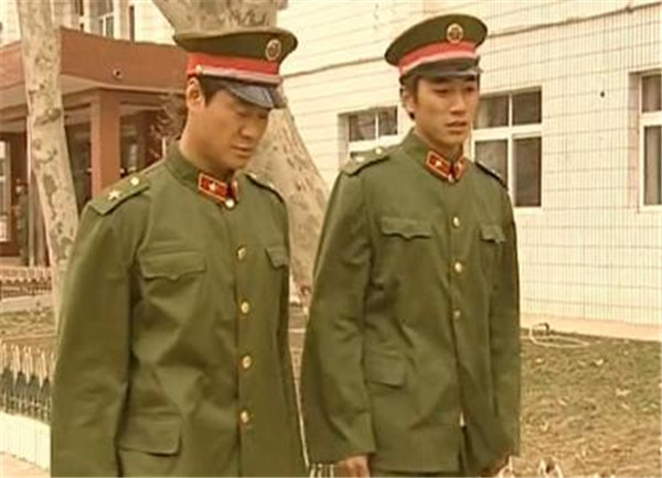 原创血色浪漫如果不转业张海洋在部队的成就要比钟跃民高