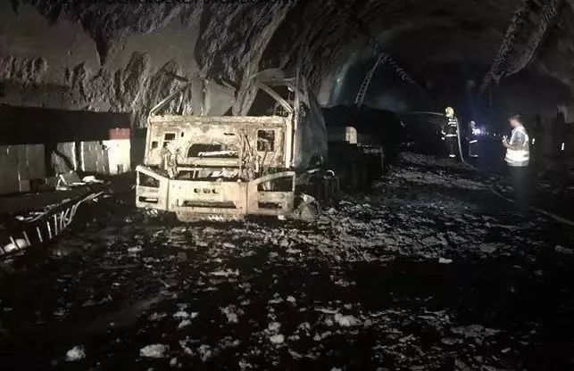 痛心昨晚猫狸岭隧道大火已致5死14重伤最小死者仅4岁
