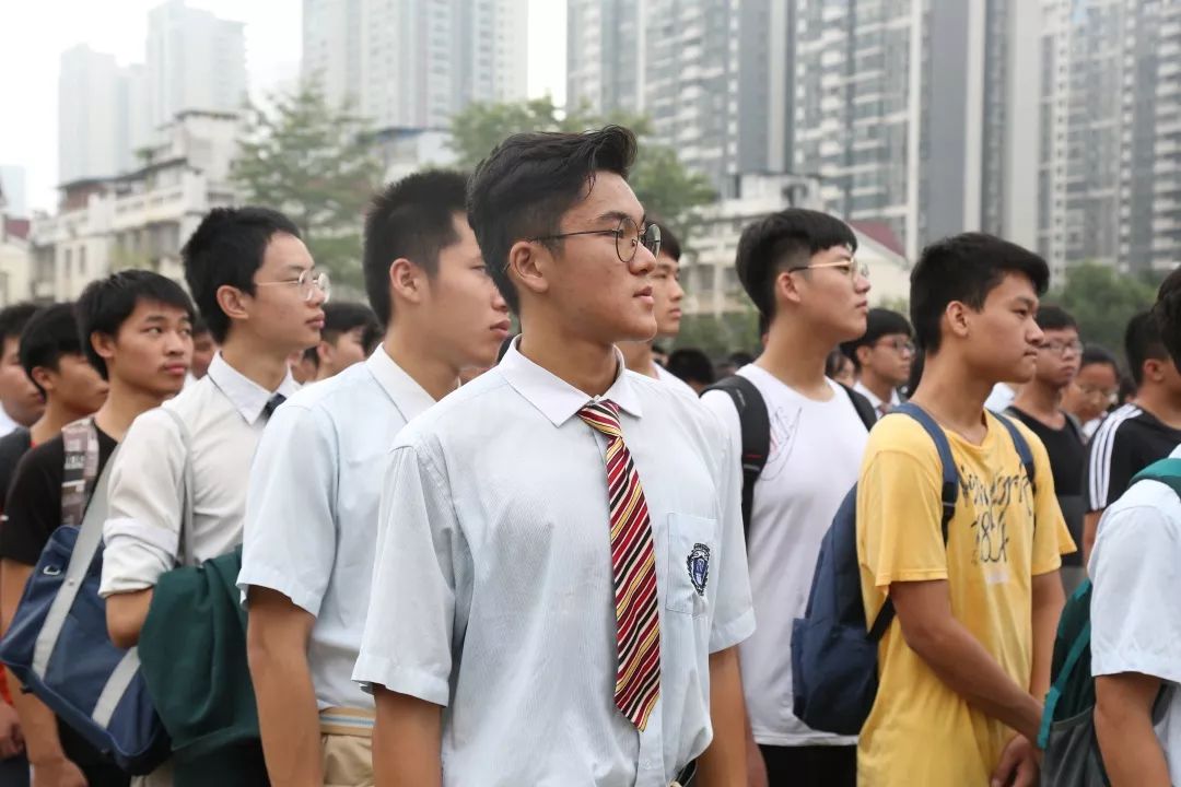 五载栉风沐雨春秋星火相传柳州市文华中学建校五周年专题报道