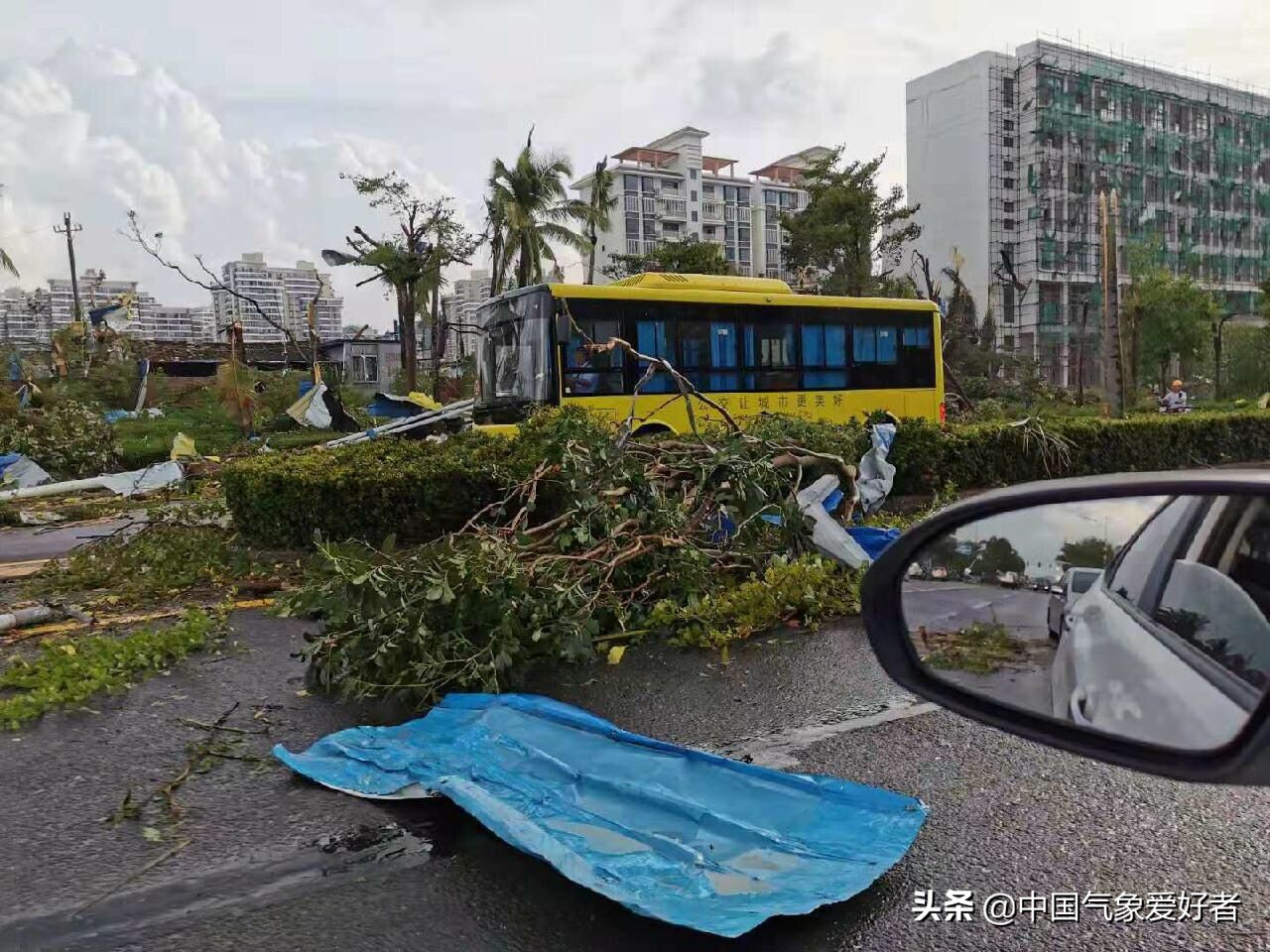 海南儋州遭強龍捲風襲擊,最大陣風17級以上,為颱風楊柳誘發