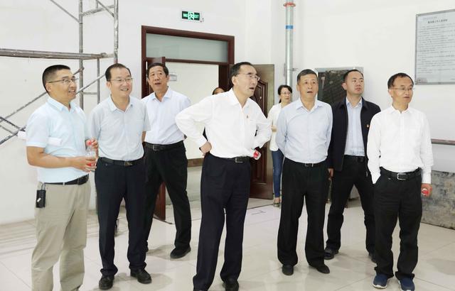 8月28日,青海省司法厅党组书记,厅长刘天海带领厅党组成员胡昌宝,孙