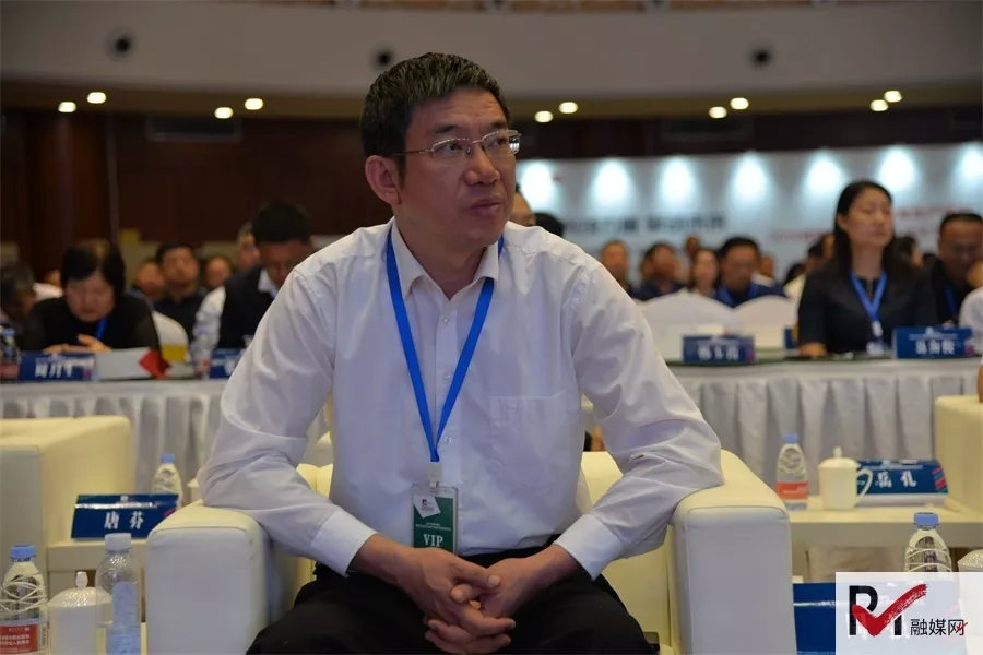 副研究员殷帅,住宅产业化促进中心副主任文林峰,内蒙古自治区住房和