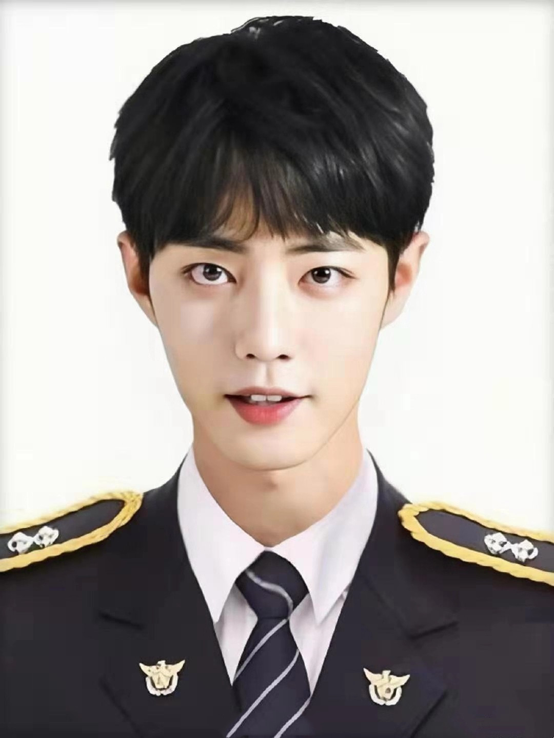 4位男星军阀装来袭朱一龙画风不对看到肖战爱上了