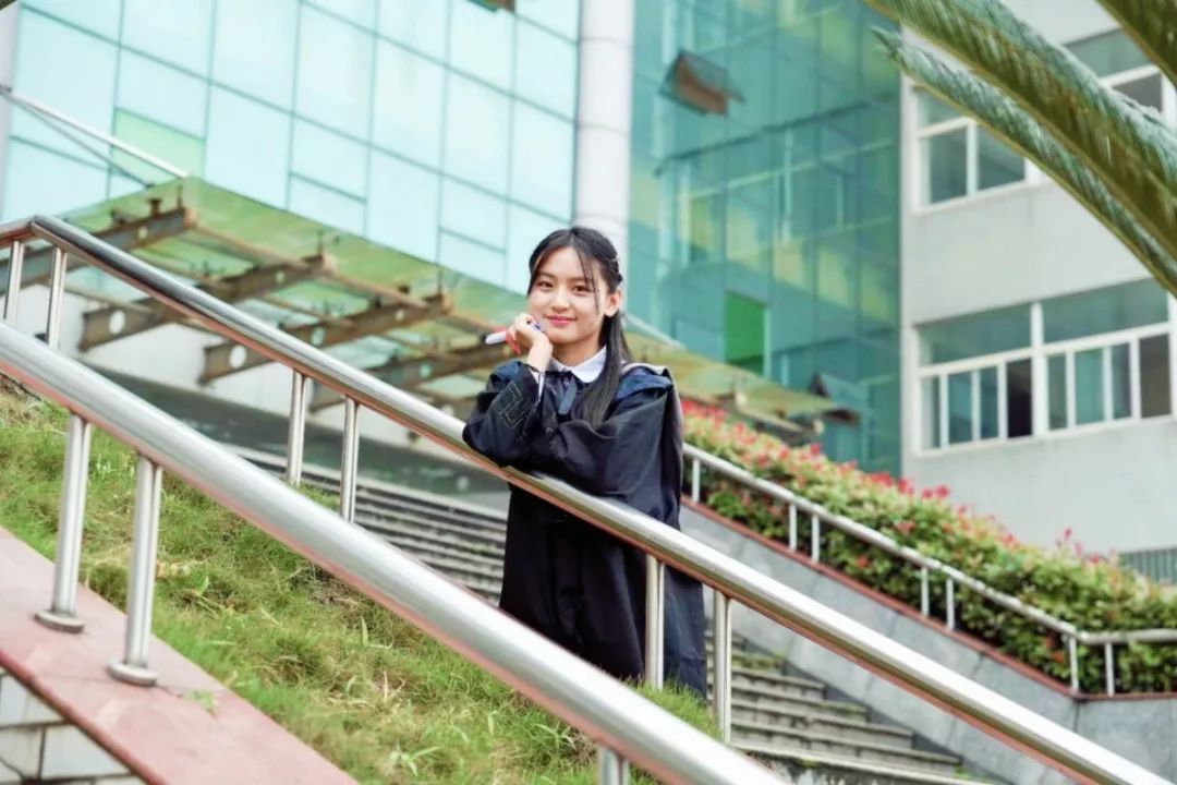 江农印象金融1502赵芷莹寄语:保持愿景,相信过程.