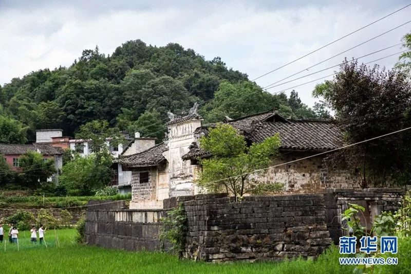 当年红三军和当地顽匪冉瑞廷战斗,冉瑞廷的儿子冉崇侯把村民挟持进