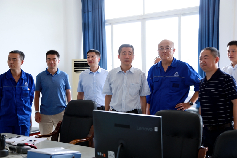 孙小川率队调研北方红光公司