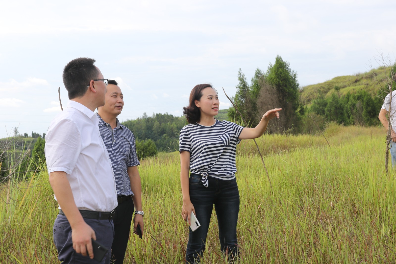 8月28日,顺庆区委副书记孔北川带领相关部门负责人深入搬罾镇,渔溪乡