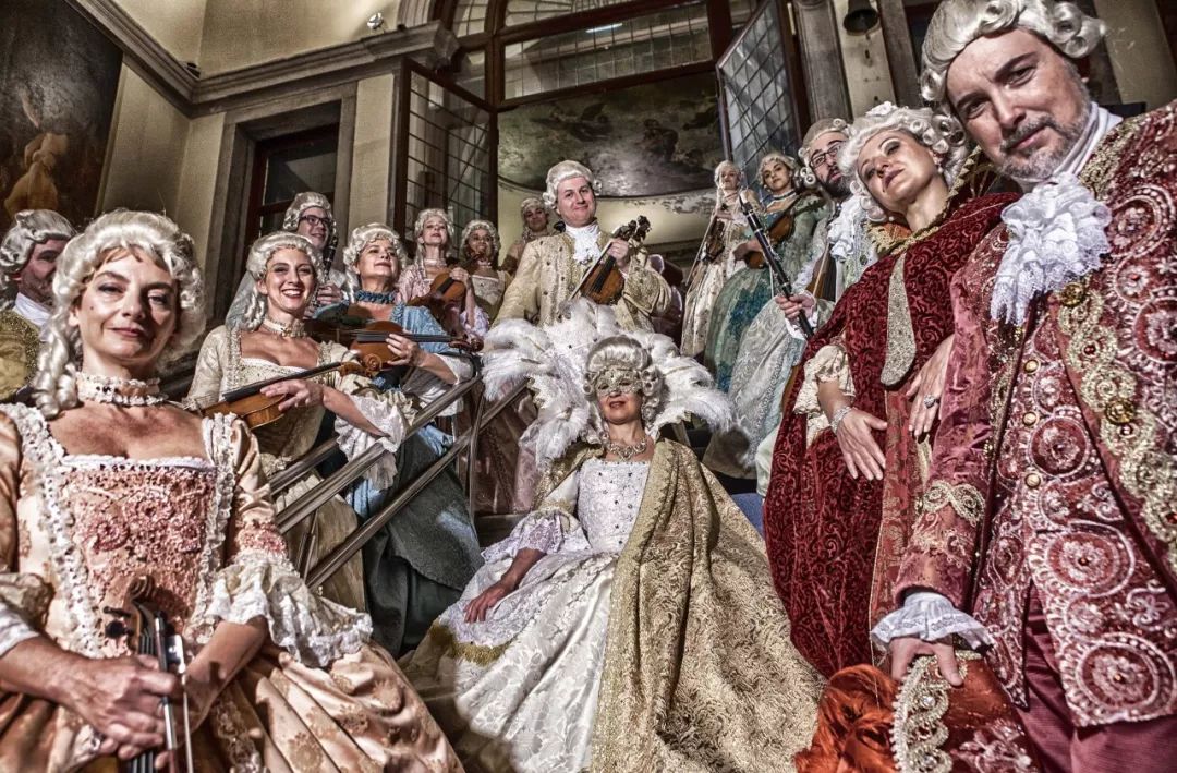 听到美妙的歌声"选自《塞尔维亚的理发师》奥芬巴赫:威尼斯船歌威尔第