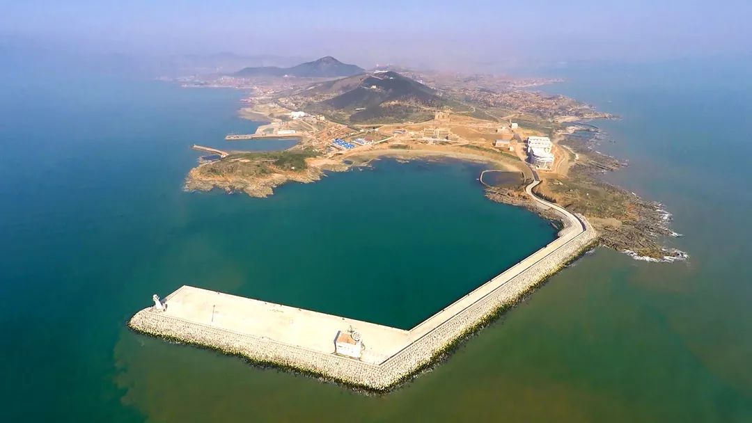 经国务院同意,2007年初,山东青岛即墨鳌山卫镇被选定作为国家深海基地