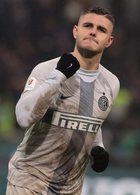 国米服软蓝黑军团强势赶走伊卡尔迪球员按法律参加合练