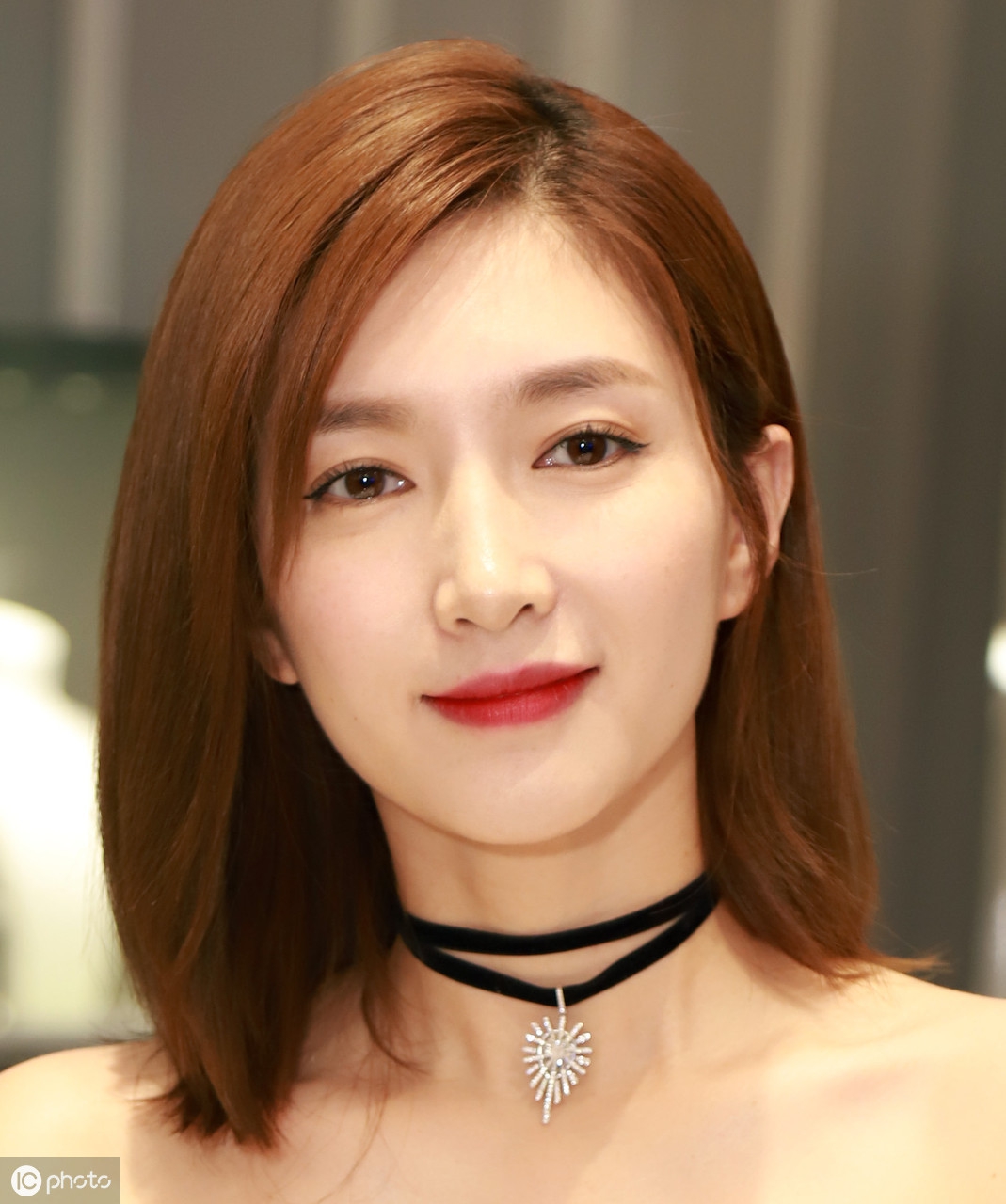 "气质女神"江疏影的红唇合辑,哪一刻最让人心动