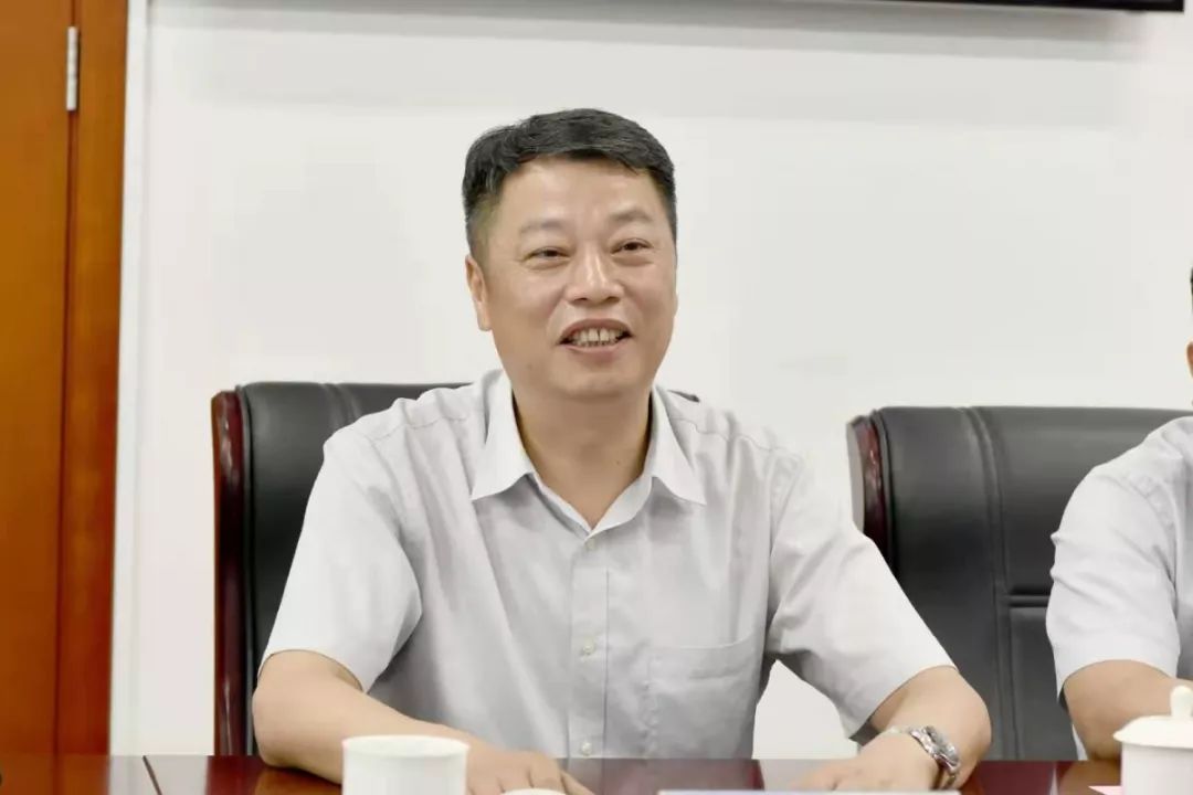 王忠华首先介绍了分公司机队规模,航线运营等方面情况,王忠华表示