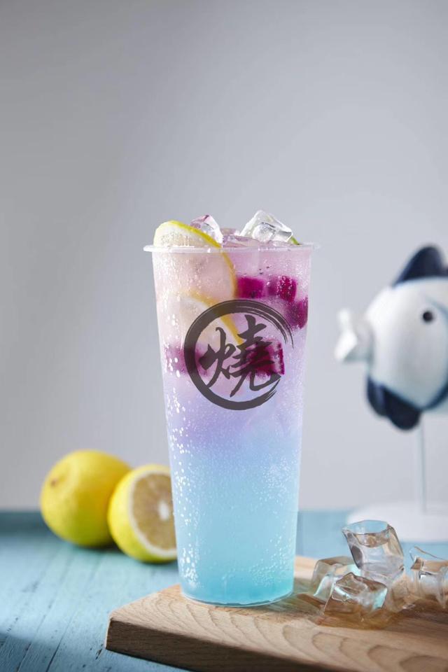丸潮烧仙草茶饮新品层出不穷