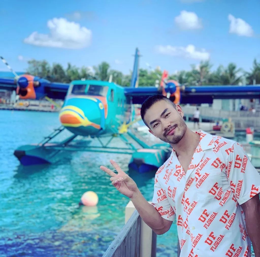 吉良先生,从传统媒体人转型到自媒体,始终坚持用温和克制的笔锋传递