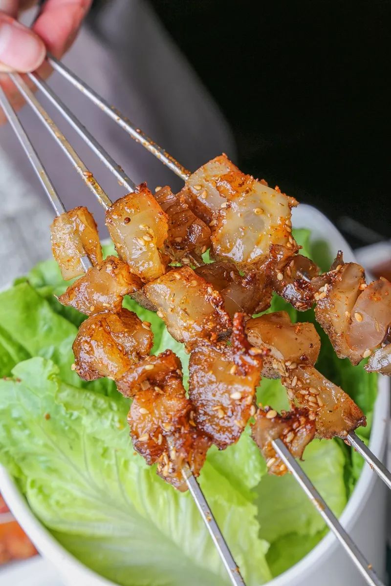 人均仅需25元步行街这家烧烤店太太太好吃啦