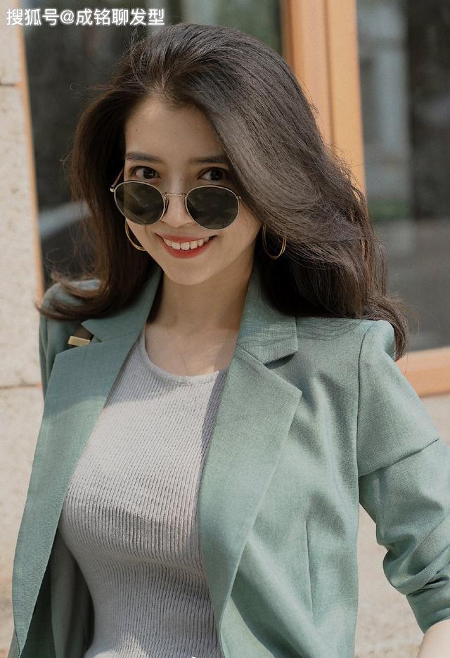 原创时尚博主三木新穿搭让彩色服饰装扮这个初秋照着穿搭你也美