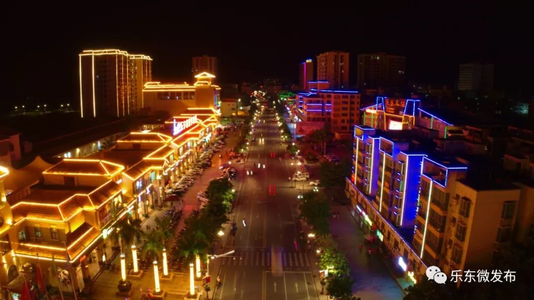 乐东县民族文化体育广场乐东县体育馆崛起中的乐东县—县城昌化江路段