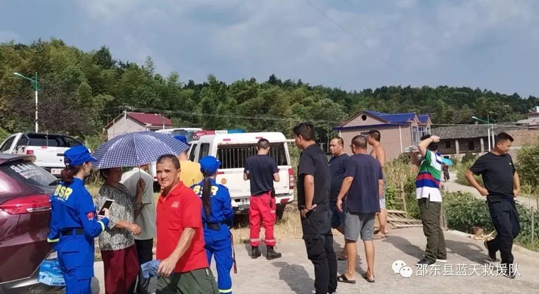 邵东灵官殿八旬老人走失43小时后在山上被找到