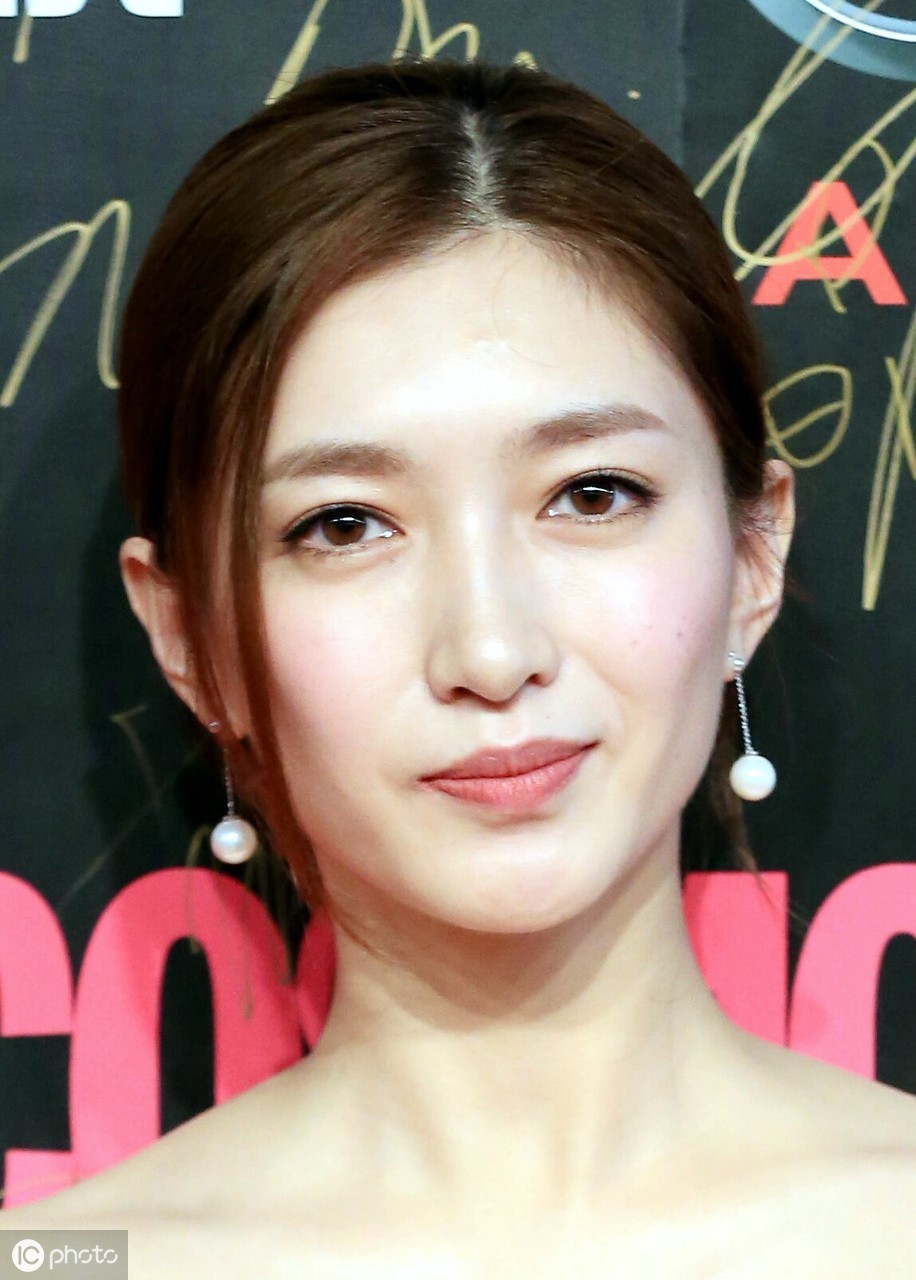 "气质女神"江疏影的红唇合辑,哪一刻最让人心动