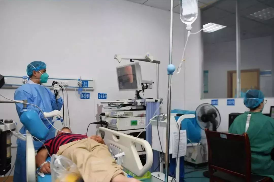 中山大学肿瘤防治中心鼻咽癌科副主任陈明远告诉记者,这种现象的原因