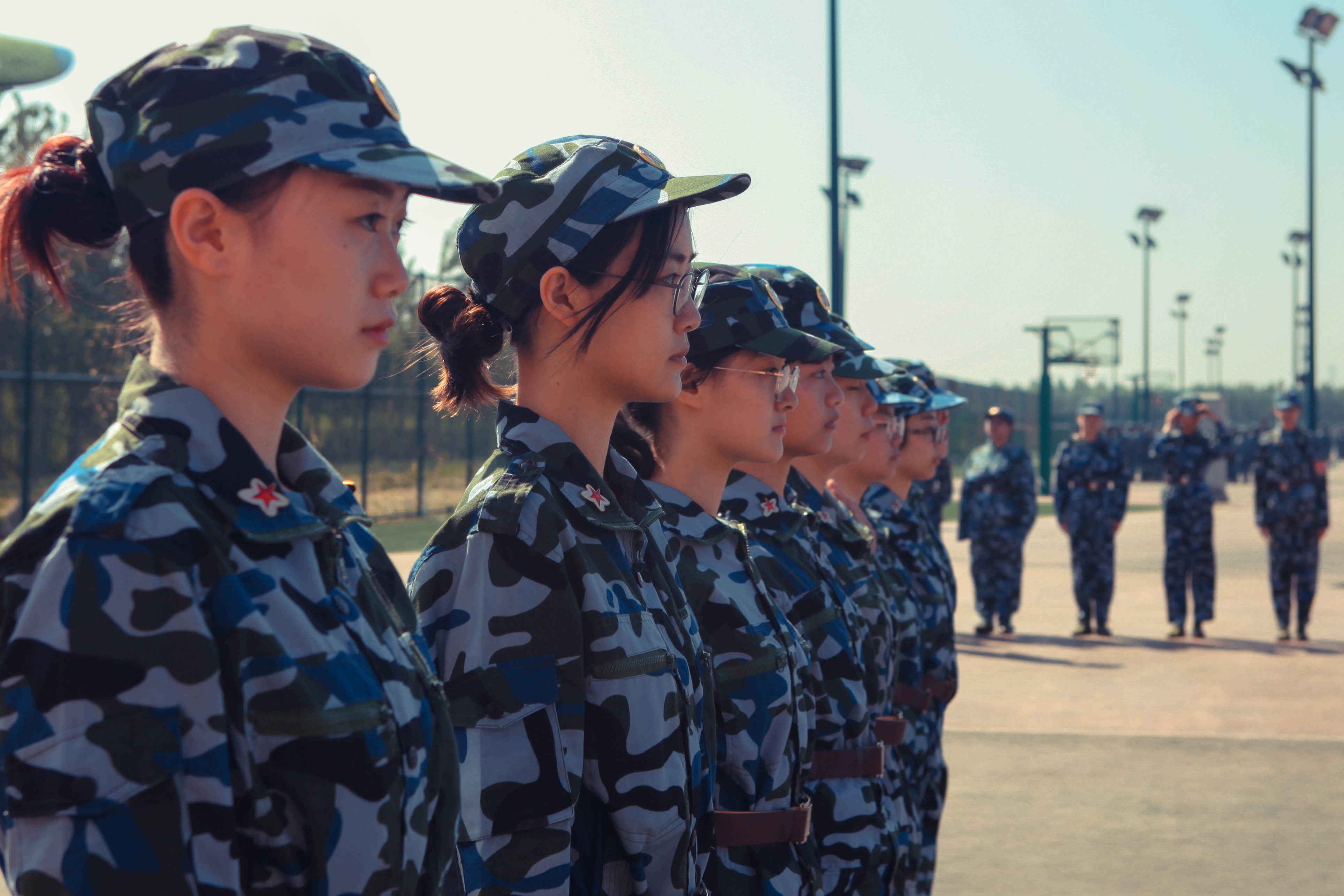 女兵不是风景图片