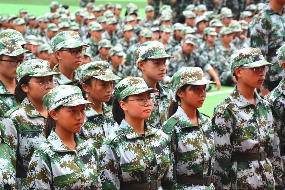 国防教育泗县三中2019级新生军训阅兵式隆重举行