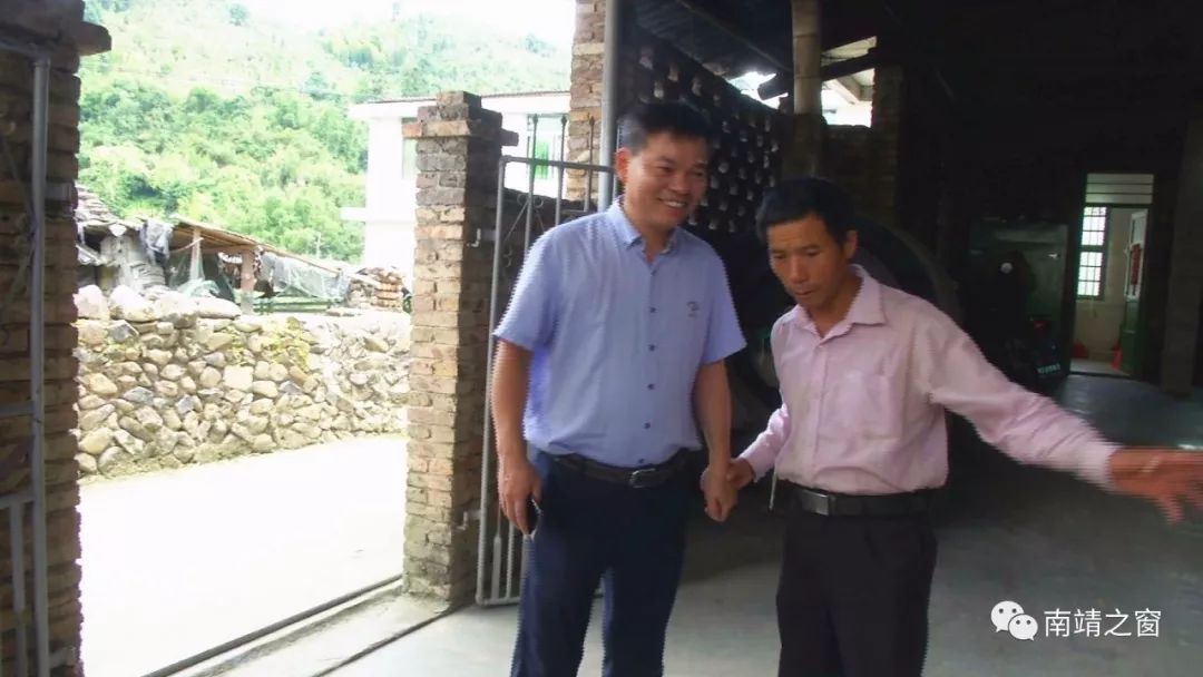 践行初心使命王国华扎根基层02服务乡村振兴