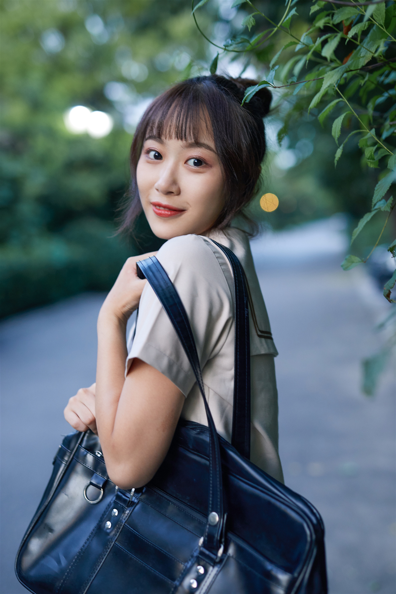 熹文娱乐杨梓怡青春魅力无人可挡