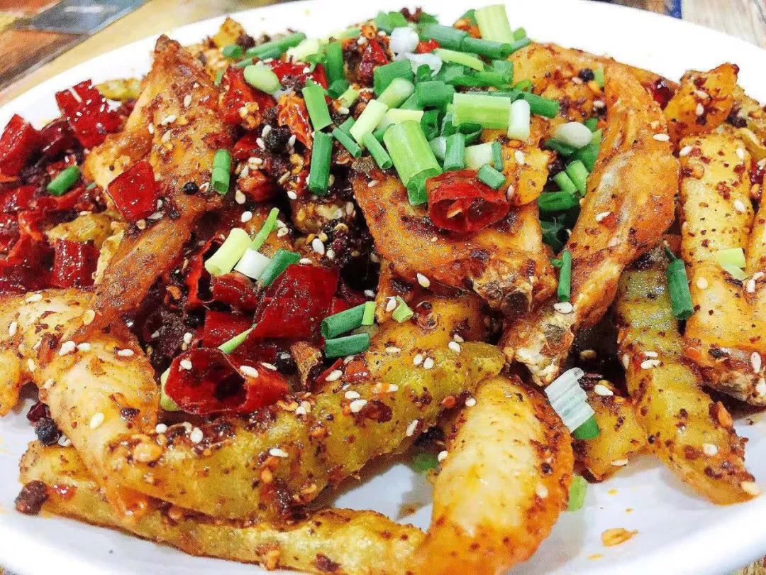 曝光峨眉这家宵夜店霸占了峨眉人无数个夜晚