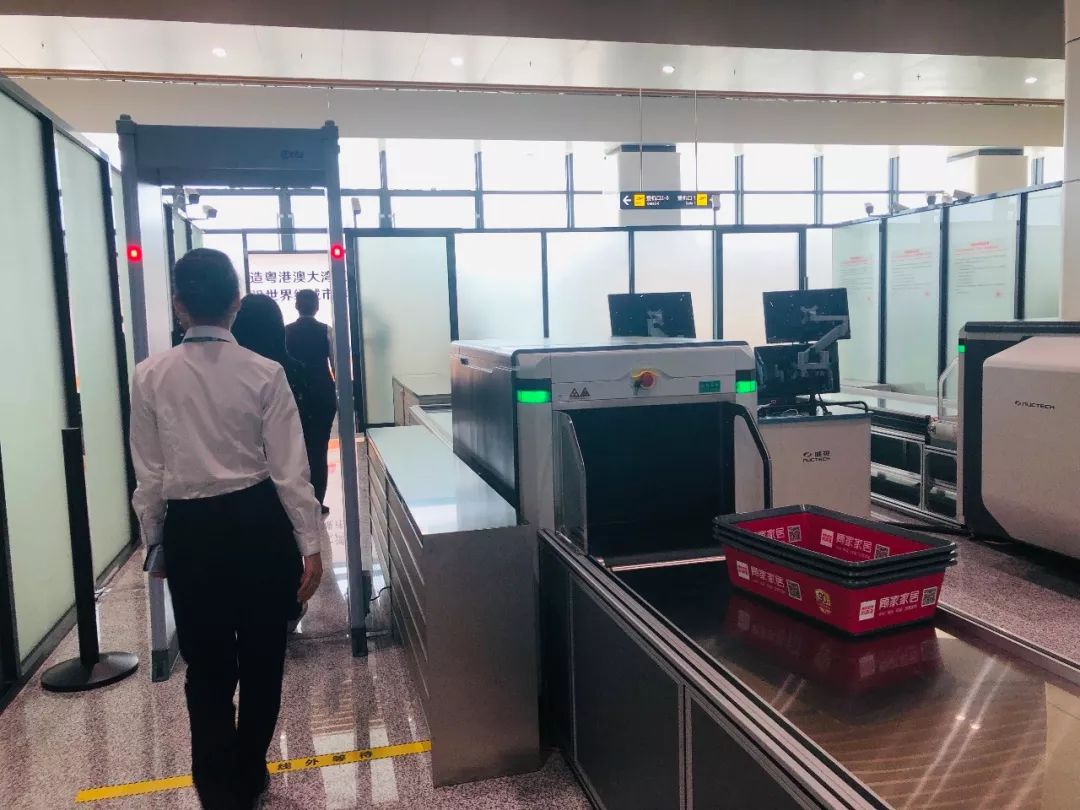 惠州机场t2航站楼已启用,将可以满足年旅客吞吐量500万人次需求_候机