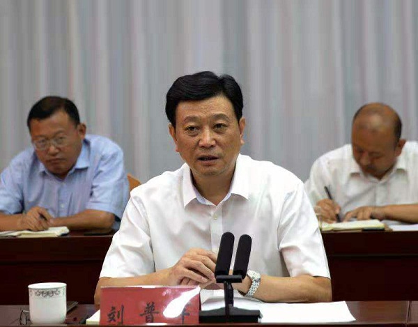 市人大常委会副主任马宜品一行到工业园区就重点项目建设召开座谈会