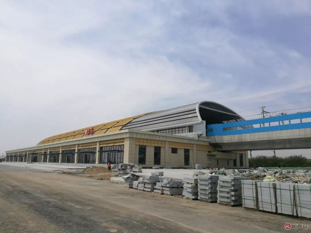 秦宫站受机场三期扩建工程影响等因素影响,机场城际运营初期机场站(t5