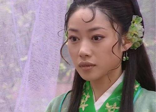 只是这段爱情,葬送两个人的一生,当丁典找到凌霜华,无意之间被她的