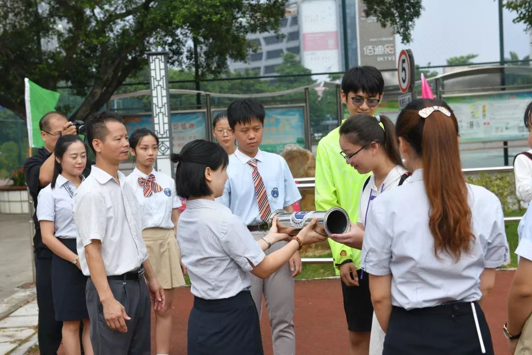 五载栉风沐雨春秋星火相传柳州市文华中学建校五周年专题报道