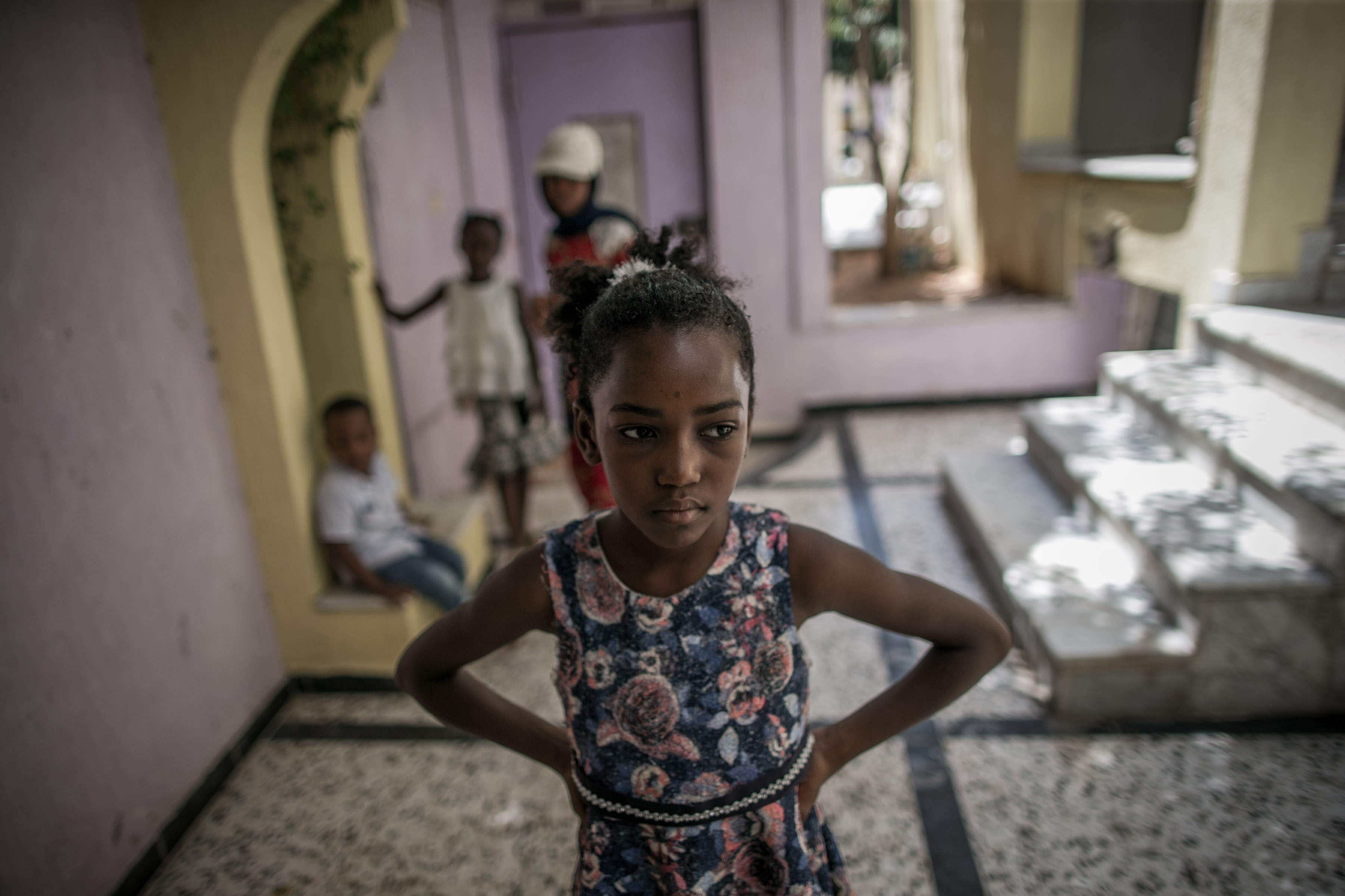 何以为家生活在一栋废弃楼房中的利比亚儿童