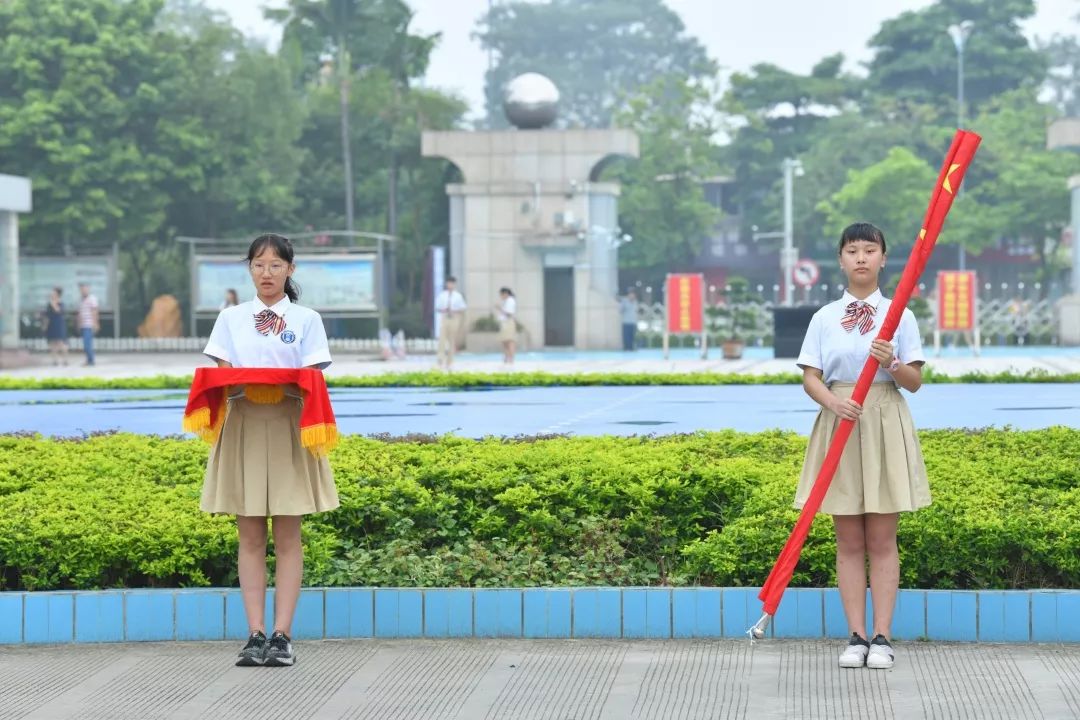 五载栉风沐雨春秋星火相传柳州市文华中学建校五周年专题报道