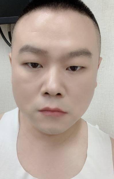 岳云鹏晒p图自拍看到十级美颜后的颜值网友吴彦祖本祖