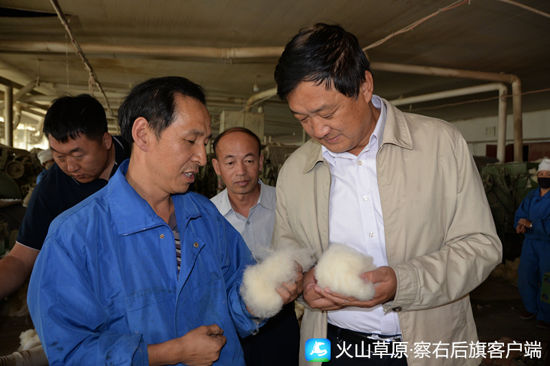 纪全富深入土牧尔台农畜产品加工工业园区调研企业建设运营情况