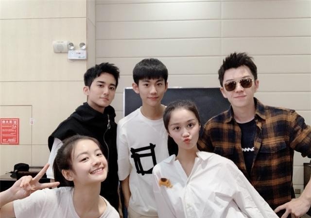 《小欢喜》这个国产剧的演员阵容覆盖了不同年龄层的观众,黄磊,海清