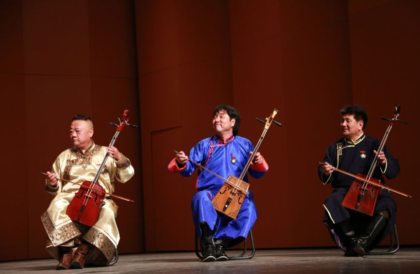 马头琴艺术节简讯齐宝力高野马马头琴乐团专场音乐会