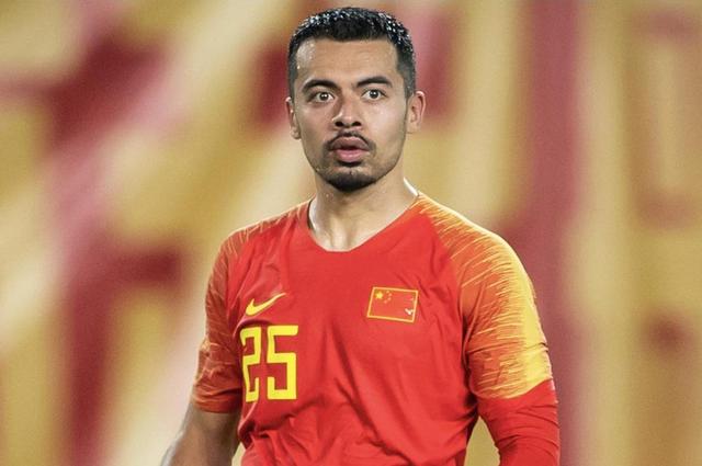 原创归化球员李可恐是遭6位本土球员挤出国足的有些话里皮难开口