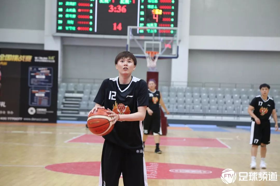 内蒙古女篮开讲| 国手李珊珊教你"简单粗暴"的运球技巧