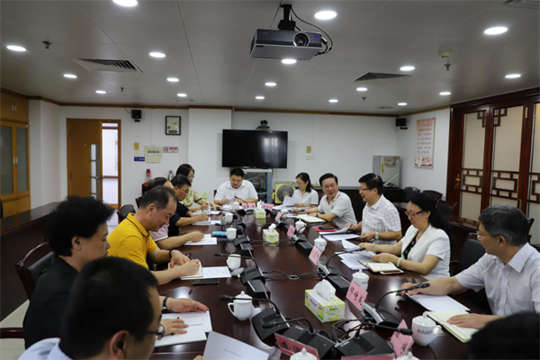 区人大常委会主任黄仰辉,副主任邹春燕陪同,区人大社会委,教科文卫