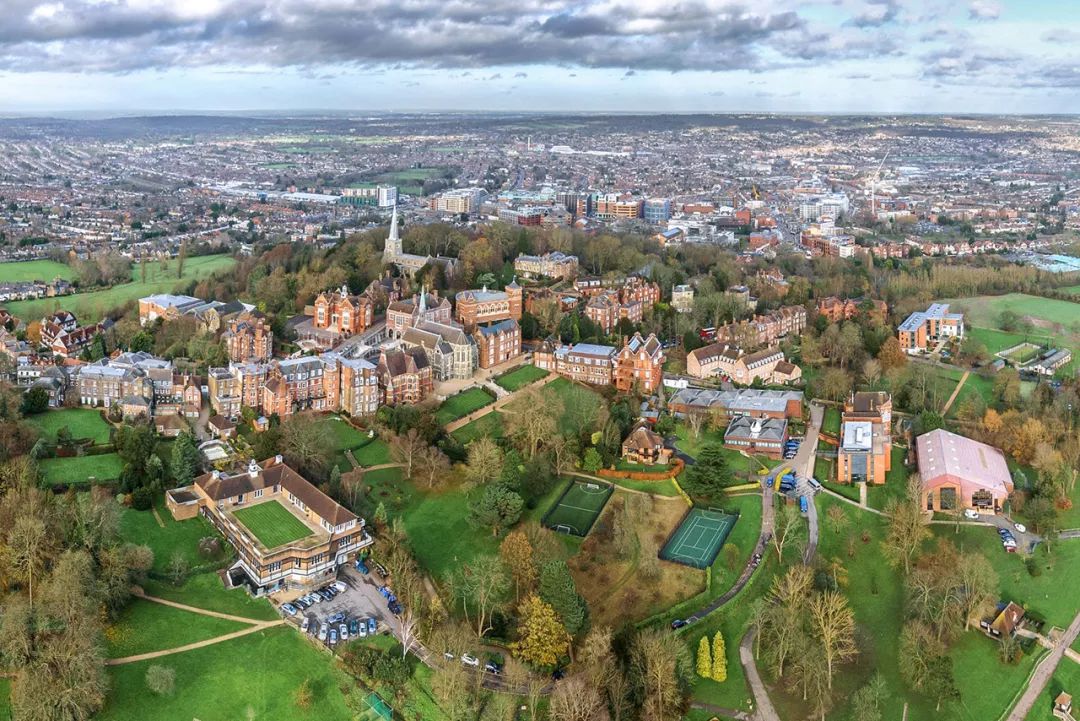 真贵族读哈罗公学台湾小姐姐带您感受英国首相名流诞生地视频