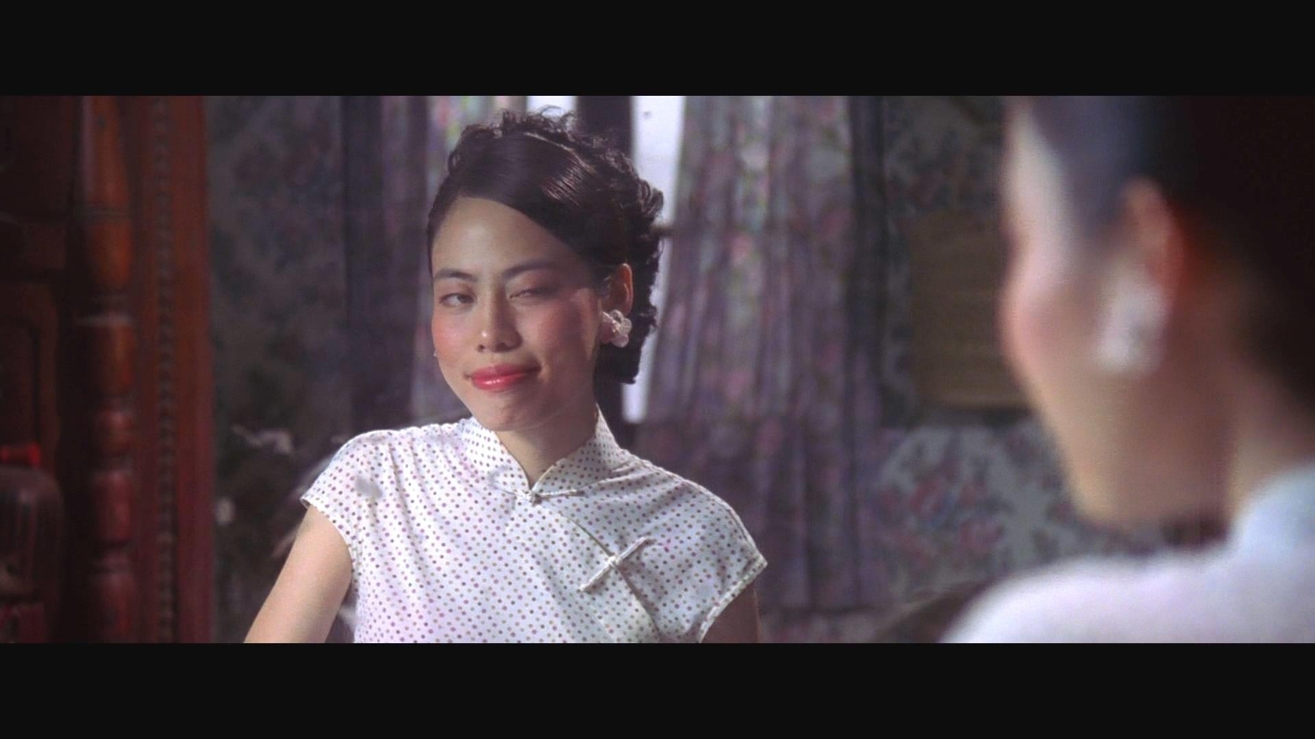 首先龅牙珍这个女人应该是所有龙套里面唯一一个有故事暗线的人物.