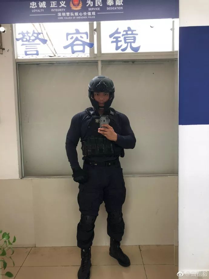 中国深圳特警爆刷朋友圈,满身肌肉硬汉十足,罪犯看了都要颤抖!