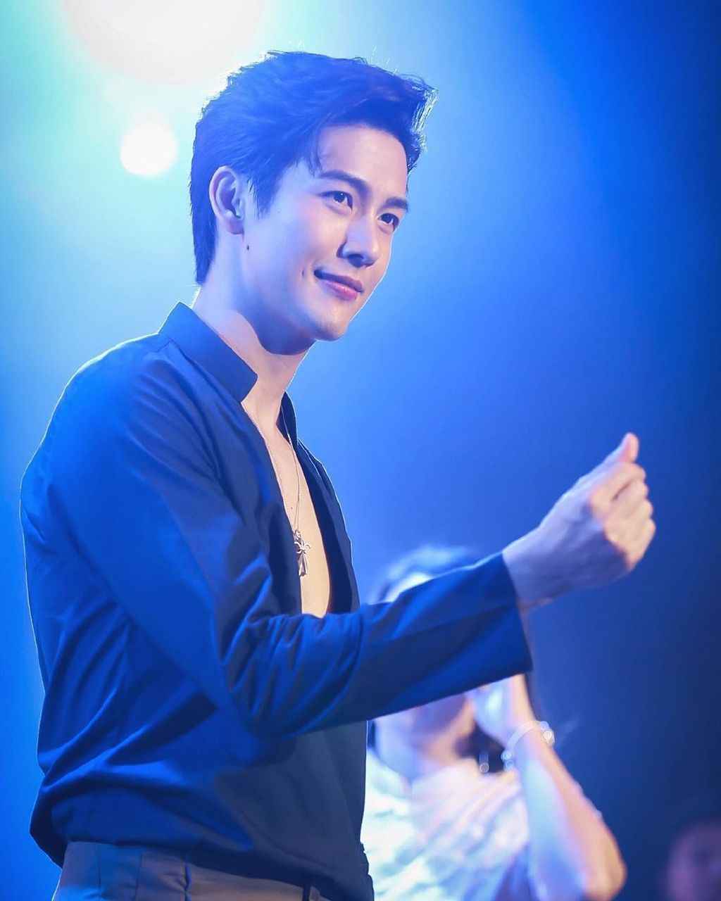 泰国男星push被错认成王一博,你们觉得像吗?_jooy