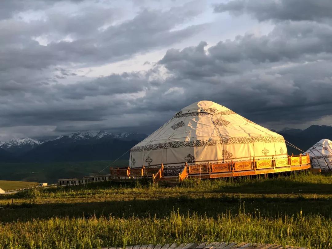 成为趣悠悠会员来到乌孙夏都旅游度假区免费住毡房帐篷▼
