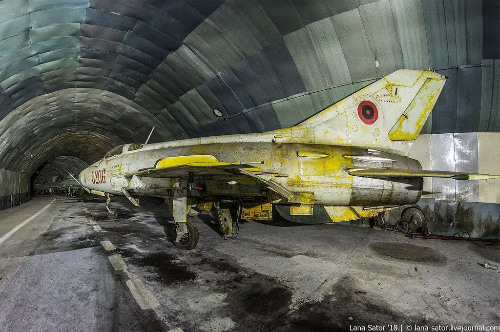 欧洲这片土地下,暗藏了大批中国战斗机